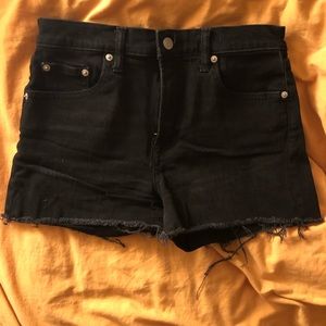 Size 27 Gap cutoff shorts